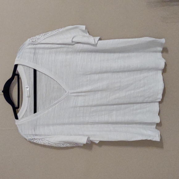 Retrology Tops - ❤️ 3/$20 Retrology short sleeve top